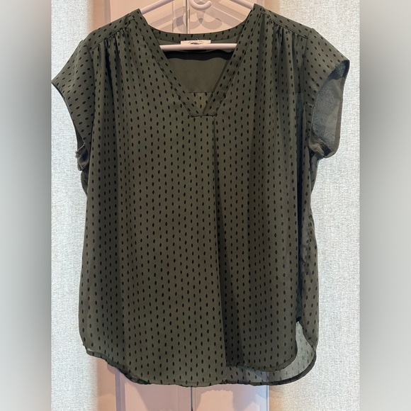 Green V-Neck Blouse - Picture 3 of 4